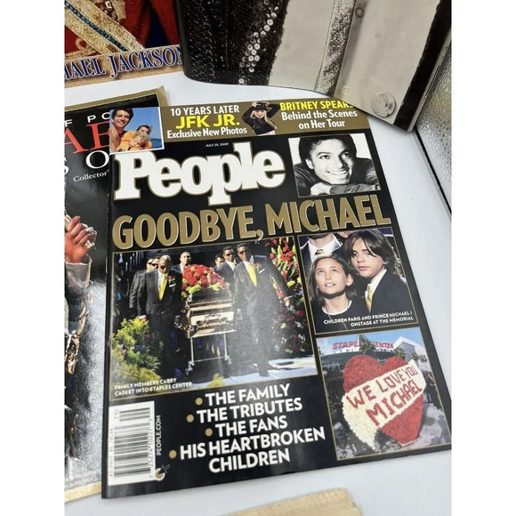 Michael Jackson People Magazine/This Is It His Life in Photos Tribute In Touch - Picture 8 of 14